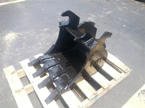 New 18and Excavator Bucket For A John Deere 35g Zts With Zts Coupler