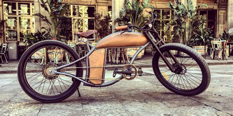 Rayvolts Cruzer Is A Vintage Styled Electric Bike Built For The Beach