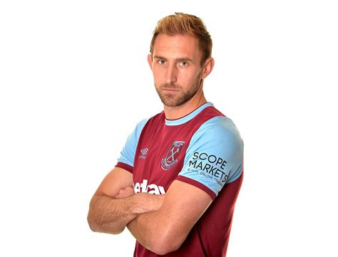 Analysis dawson não teve muito trabalho defensivo nesta partida, mas fez o suficiente para ajudar seu time a não sofrer gols e, às. West Ham fans react on Twitter as ExWHUemployee makes ...