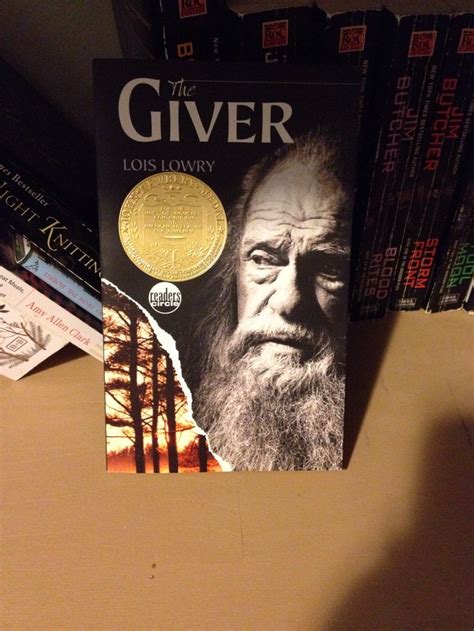 35 The Giver By Lois Lowry Read 822 Books Reading Lois Lowry