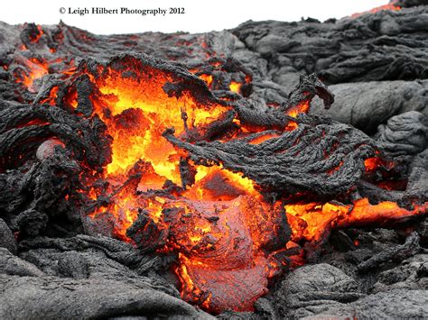 HAWAIIAN LAVA DAILY: Molten lava front pushing down the Pulama Pali