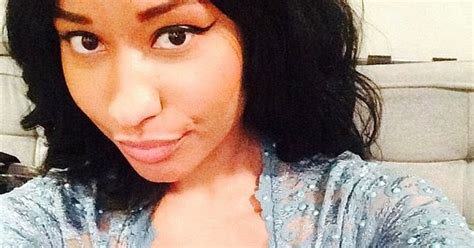 Ampm Fun Nicki Minaj Shows Off Extremely Ample Cleavage In Selfies As She Rehearses For