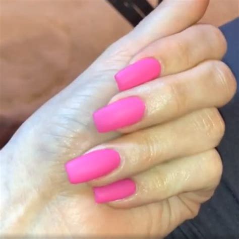 Kylie Jenner Coffin Different Shades Of Pink Nails Kylie Jenner S