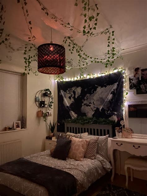 Vines On Bedroom Ceiling Room Ideas Bedroom Redecorate Bedroom Room