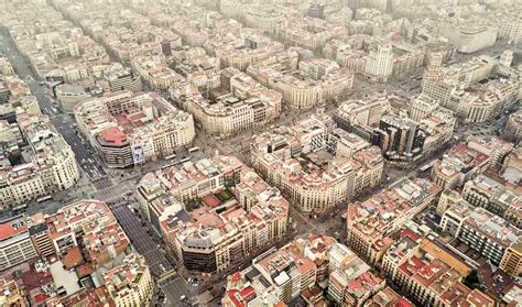 Finden sie die am besten bewerteten touren und aktivitäten in barcelona für 2021. Barcelona Von Oben : Fotos: Großstädte bei Nacht aus der ...