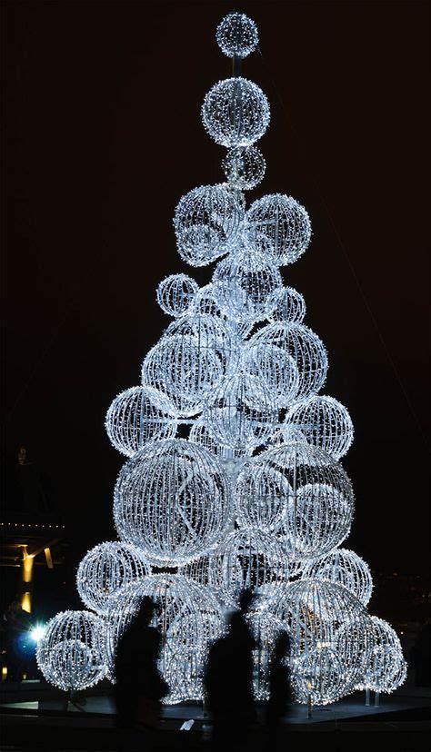 A Post Modern Christmas Tree By Larryraisch On Deviantart การจัดแสง