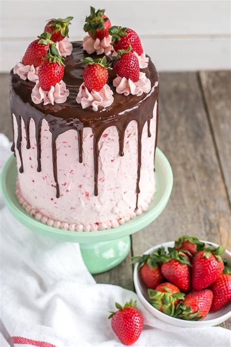 Chocolate Strawberry Cake Strawberry Layer Cakes Strawberry Cakes