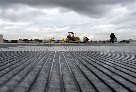 Holding Up to Heavy Metal: What Airport Runways Are Made Of ...