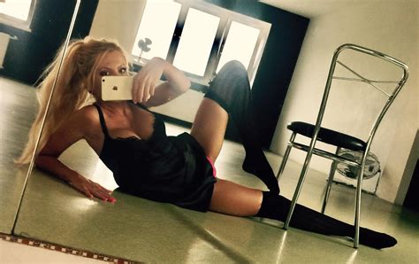 Joanna Bujoli On Twitter Sexy Blondebarbie Https T Co Q K Xbu Lu