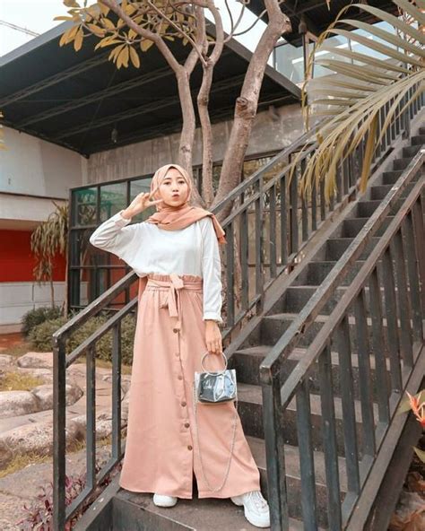Gaya Terbaru Warna Jilbab Yang Cocok Untuk Baju Warna Putih Tulang My