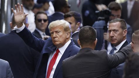 ترامب بات قيد الاحتجاز بعد وصوله محكمة مانهاتن في نيويورك cnn arabic