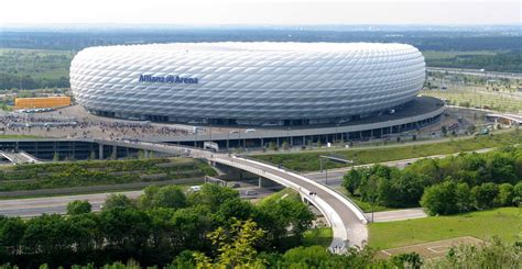 Allianz arena munchen stadium in munich, germany, by herzog & de meuron. Allianz-Arena in München - Medienwerkstatt-Wissen © 2006 ...