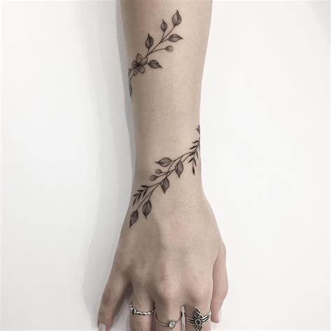 Leaf Wrist Tattoo
