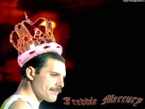Freddie mercury (born farrokh bulsara; Freddie Mercury (1946- 1991 - Celebrities who died young ...