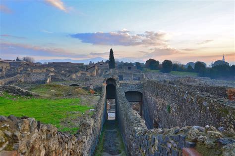Avvenne il 24 ottobre del 79 d. Vesuvius Pompeii & Herculaneum Tour - Amalfi Car Service