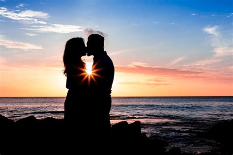 Oahu Romantic Couples Beach Photographer — Oahu Pro Photography