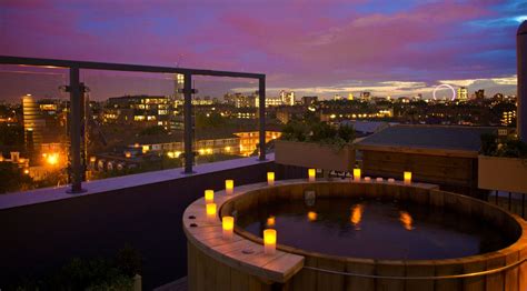 10 Luxurious London Hotels With Hot Tubs London Hotels Hot Tub Hotels With Balconies