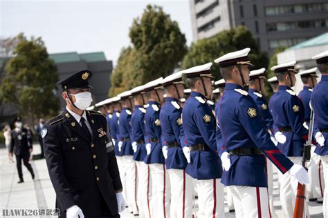 美防长访问日本 自卫队仪仗队接受检阅 新礼服“中二”气息浓郁腾讯新闻
