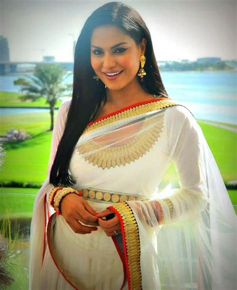 Veena Malik Wearing A Decent White Dress On Her Walima Day With Asad Bashi Veena Malik Lawn