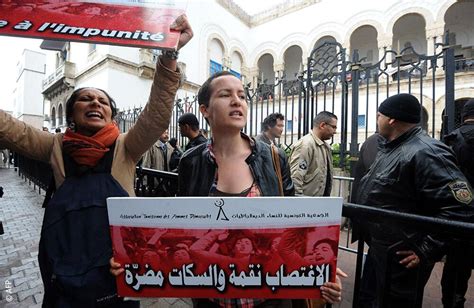 الحركة النسوية التونسية مُناضِلة ضد الرجعية أم نخبوية تمييزية؟ رصيف22