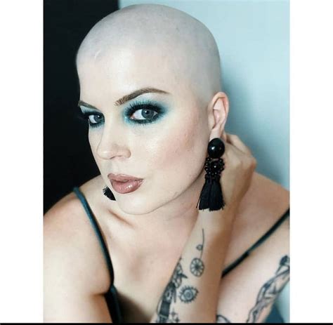 Пин от пользователя nape buzzer на доске bald women w amazing makeup в 2023 г