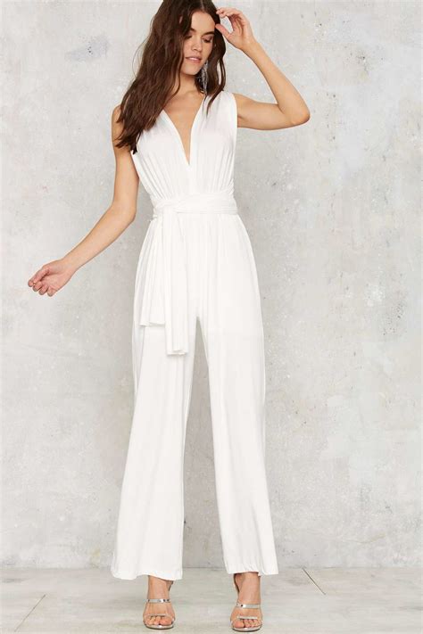 9 Gorgeous Wedding Jumpsuits For The Modern Bride Mywedding Wedding Dress Jumpsuit Jumpsuit
