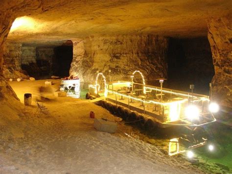 6 Best Caves Near St Louis