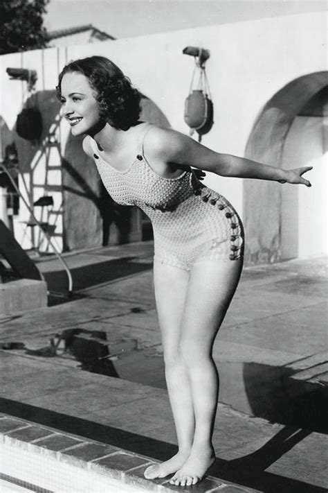 Before Bikini Era Vintage Photos Of Female Swimsuits In The S