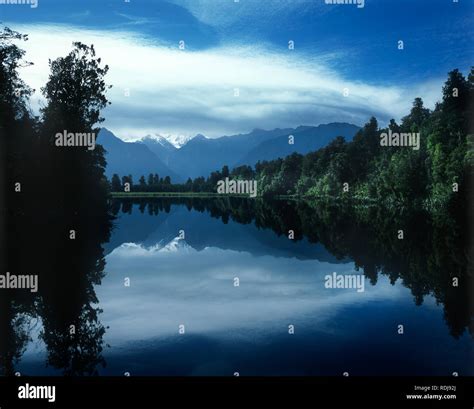 Mirror Lake Lake Matheson South Island New Zealand Stock Photo Alamy
