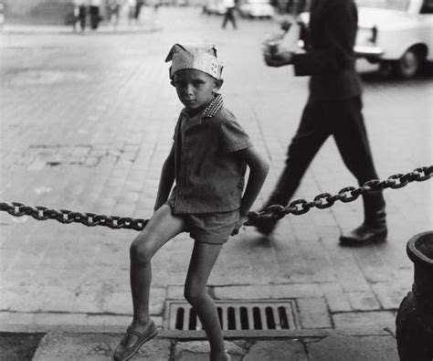 Menino Com Chapéu De Jornal By Antanas Sutkus Preto E Branco