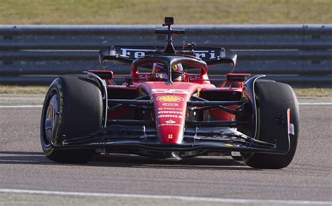 Fórmula 1 Ferrari SF 23 é apresentada oficialmente fotos Jat Veículos