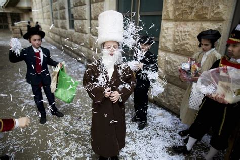 Creative Costumes Fill Israels Streets For Purim