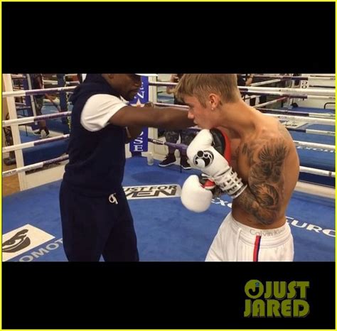 Justin Bieber Hits The Boxing Ring With Floyd Mayweather Jr Photo