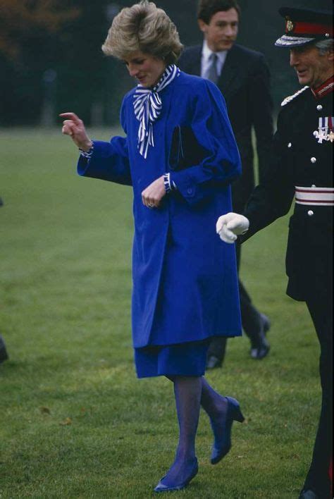 Princess Dianas Shoe Style Through The Years In 2020 Princess Diana Diana Fashion