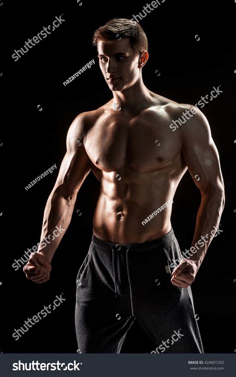 Sexy Shirtless Bodybuilder Posing Foto Stok 424601203 Shutterstock