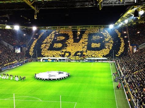 Hier seid ihr hautnah dabei wie sonst nur auf der südtribüne! Borussia Dortmund's tifo today proves again there's no ...
