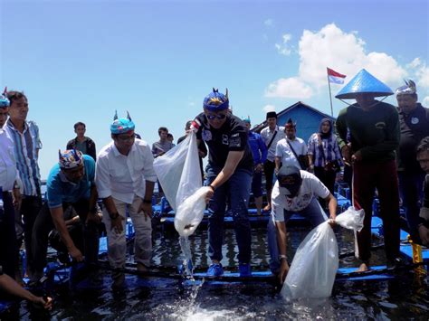 Lihat Budidaya Keramba Apung AHY Janji Sejahterakan Nelayan Situbondo