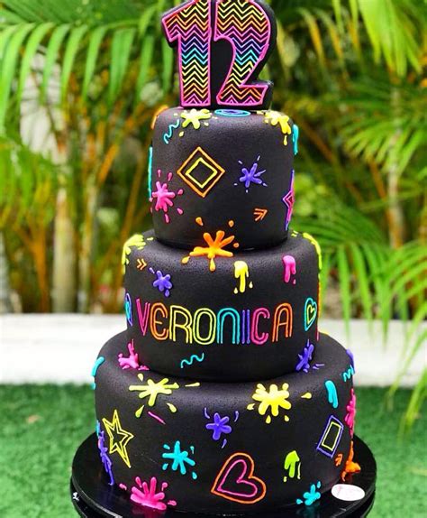 Pin By Vitória Rodrigues On Bolo Neon Neon Birthday Cakes Neon Cakes