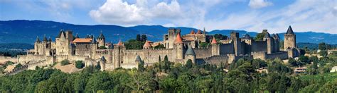Carcaso) is a french fortified city in the department of aude, in the region of occitanie.a prefecture, it has a population of about 50,000. Vol Carcassonne (CCF) - Billet d'avion Carcassonne pas ...