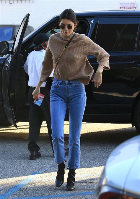 Kendall Jenner In Jeans Shopping At Pavilions Supermarket 11 Gotceleb
