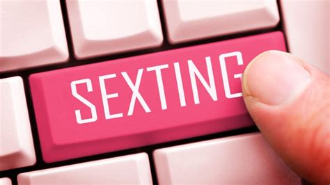 things to consider before sexting the couple connection