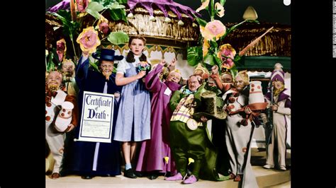 Behind the scenes of the classic 'Wizard of Oz'