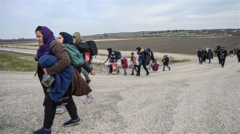 Turkey Pressing Eu For Help In Syria Threatens To Open Borders To Refugees The New York Times