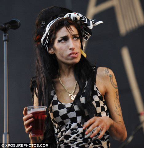 Toxicology results have shown no illegal substances in amy winehouse's system at the time of her death, according to her family. NO illegal drugs in Amy Winehouse's system - CafeMom