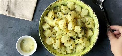 Fresh flat leaf parsley, shrimp, creole seasoning, garlic clove and 8 more. Boiled Red Potatoes With Garlic And Butter / Boiled Potatoes Recipe Melissa D Arabian Food ...