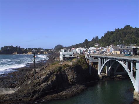 Man Swept Out To Sea At Depoe Bay Oregon The Spokesman Review