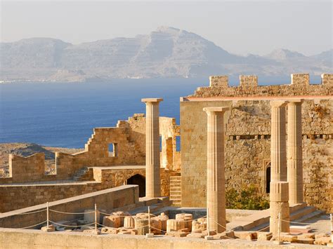 15 سبب لزيارة الجزر اليونانية