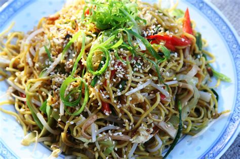 Bbq Pork Chow Mein With Steam Noodle 义燒炒麵 Pork Chow Mein Chow Mein