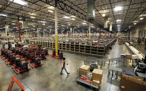 Amazon Hiring For More Than 5000 Full Time Warehouse Jobs Latimes