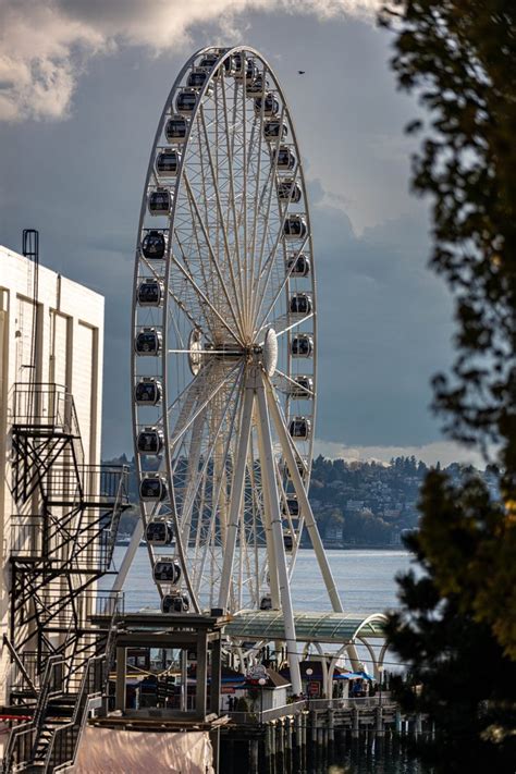The Seattle Great Wheel Seattle Roadtrippers